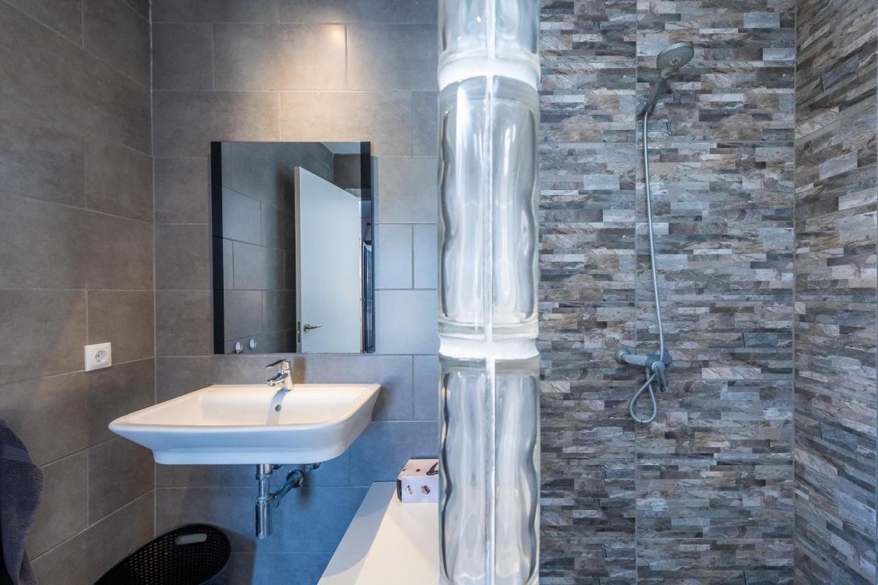 Appartement 11 *